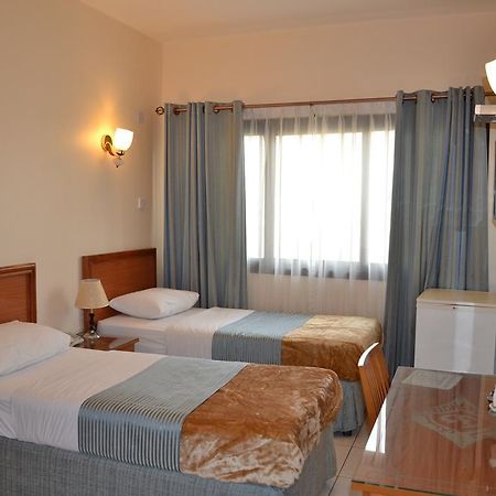 Tara Hotel Llc Dubai Room photo