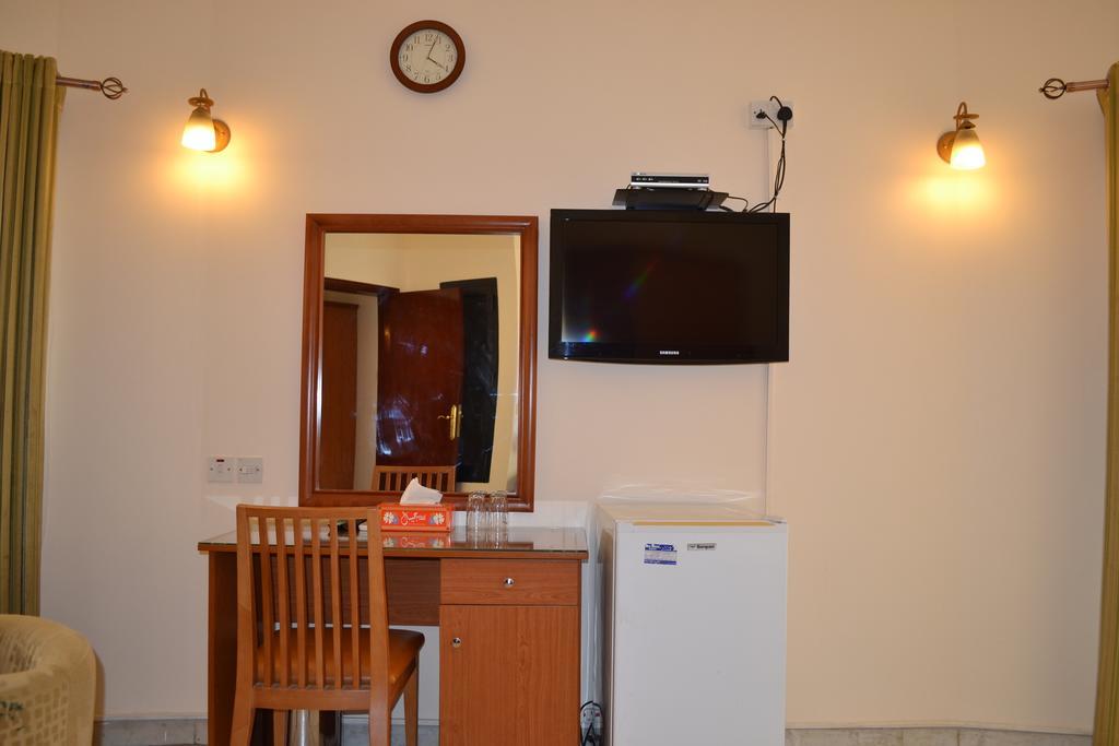 Tara Hotel Llc Dubai Room photo