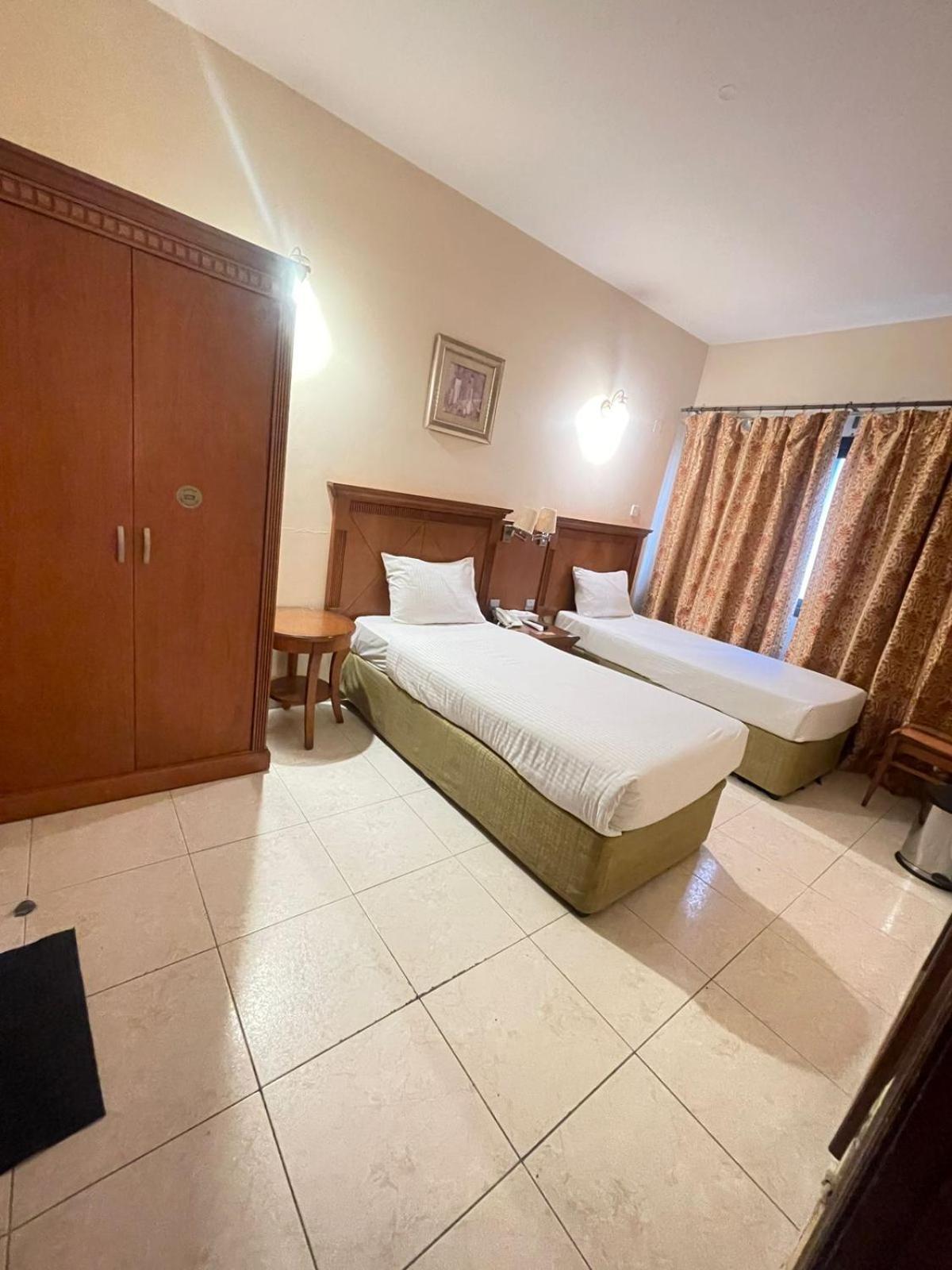 Tara Hotel Llc Dubai Exterior photo